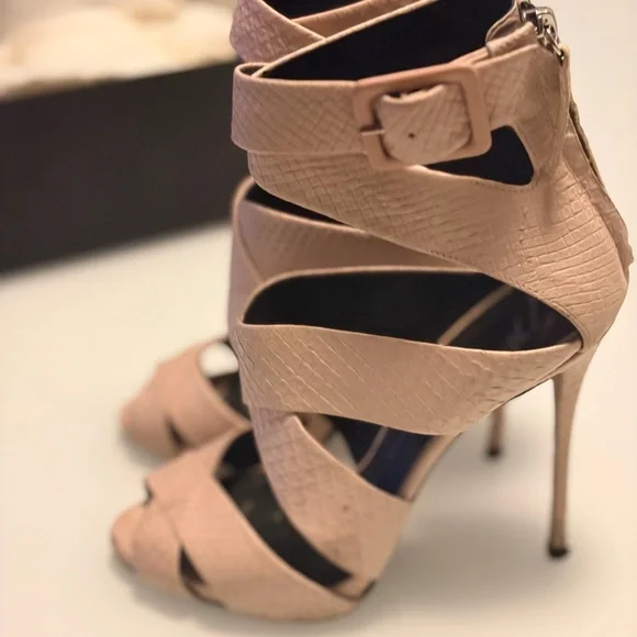 Giuseppe Zanotti Blush Pink Croc-Embossed Strappy Stiletto Sandals Size 38 - Picture 12 of 14